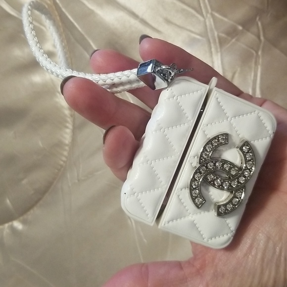 Chanel Look White Quilted Phone Ear Buds Case (Fun Stocking Stuffer!l - Picture 5 of 7